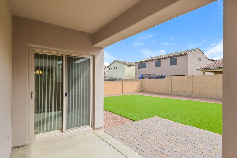 2,070/Mo, 126 E Calle del Rondador Sahuarita, AZ 85629 Porch View