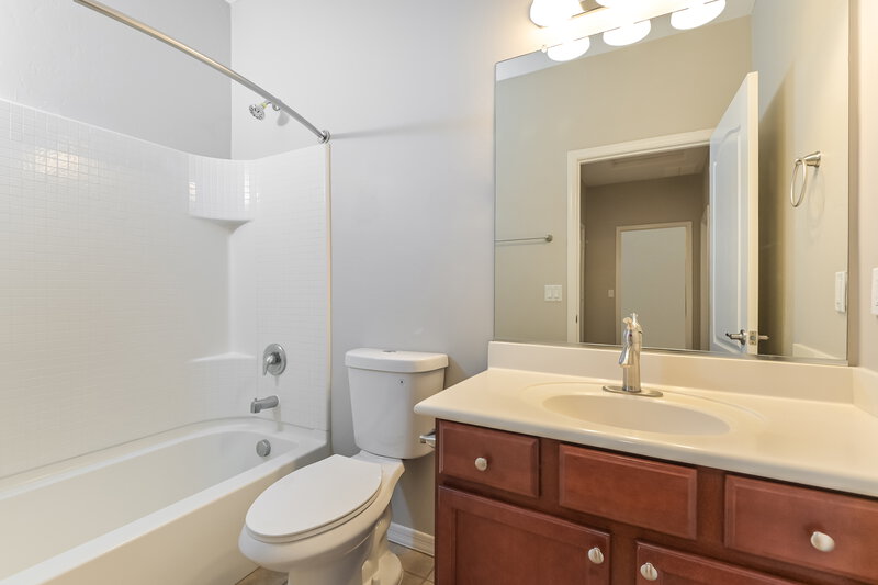 1,860/Mo, 6668 S May Fly Dr Tucson, AZ 85757 Bathroom View