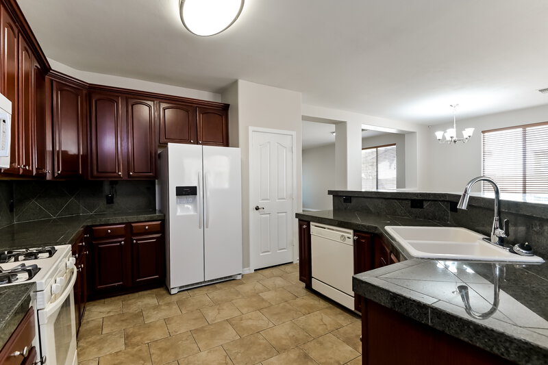 2,160/Mo, 6797 S Twinberry Dr Tucson, AZ 85756 Kitchen View