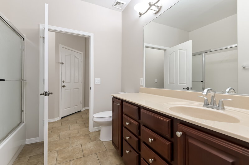2,160/Mo, 6797 S Twinberry Dr Tucson, AZ 85756 Bathroom View
