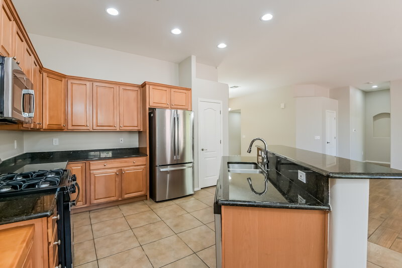1,855/Mo, 1051 E Mowry Wash Ln Sahuarita, AZ 85629 Kitchen View 2