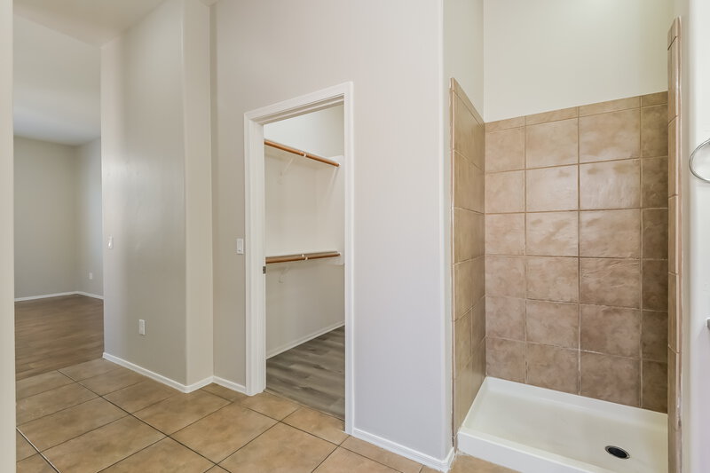 1,855/Mo, 1051 E Mowry Wash Ln Sahuarita, AZ 85629 Walk In Closet View
