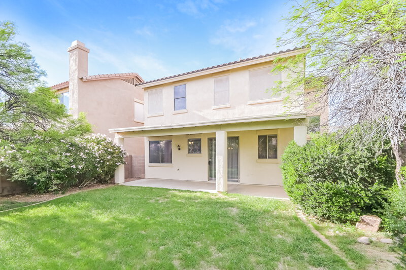 2,270/Mo, 113 W Camino Rio Cebolla Sahuarita, AZ 85629 Rear View