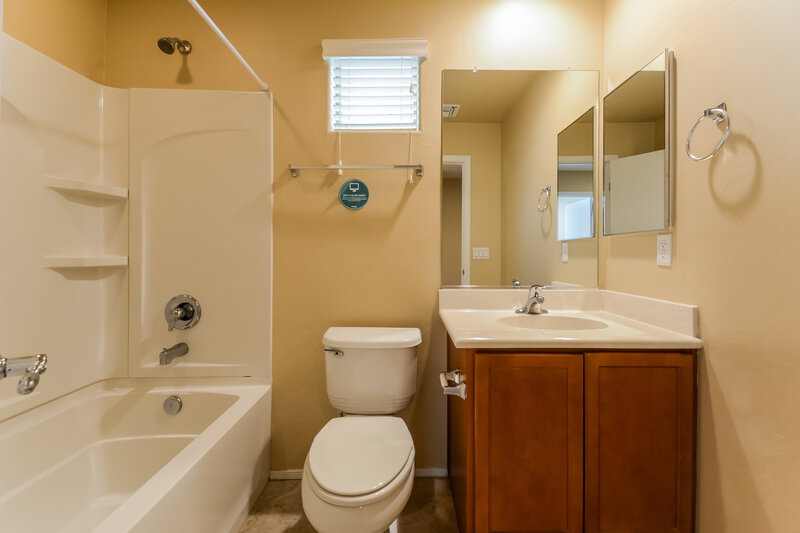 1,820/Mo, 10992 E Gray Mare Trl Tucson, AZ 85747 Bathroom View