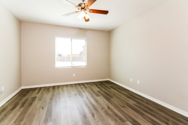2,520/Mo, 8231 W Razorbill Dr Tucson, AZ 85757 Main Bedroom View