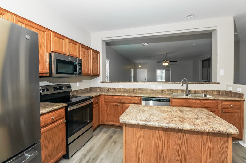 1,955/Mo, 11260 W Massey Dr Marana, AZ 85653 Kitchen View 2