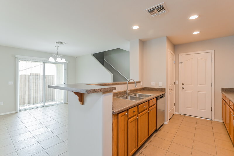 1,720/Mo, 612 W Paseo Celestial Sahuarita, AZ 85629 Kitchen View