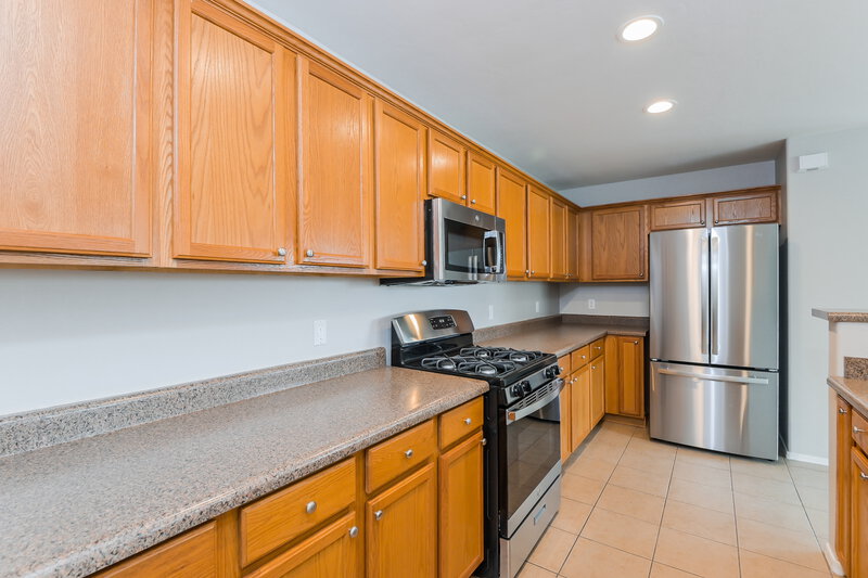 1,720/Mo, 612 W Paseo Celestial Sahuarita, AZ 85629 Kitchen View 2