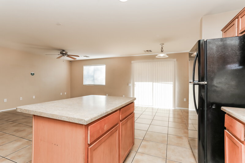 1,605/Mo, 14352 S Camino El Galan Sahuarita, AZ 85629 Kitchen View
