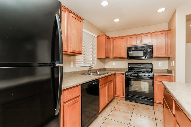 1,605/Mo, 14352 S Camino El Galan Sahuarita, AZ 85629 Kitchen View 3