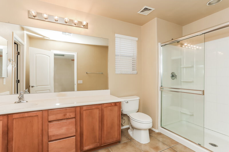 1,605/Mo, 14352 S Camino El Galan Sahuarita, AZ 85629 Main Bathroom View