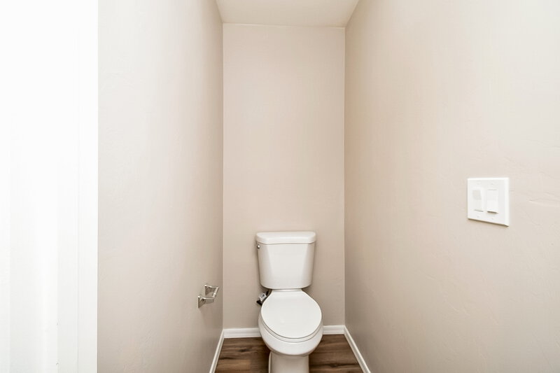 1,845/Mo, 18462 S Bellflower Pl Green Valley, AZ 85614 Main Bathroom View 2