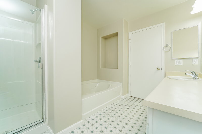 1,870/Mo, 12782 E Hannah Trl Vail, AZ 85641 Main Bathroom View
