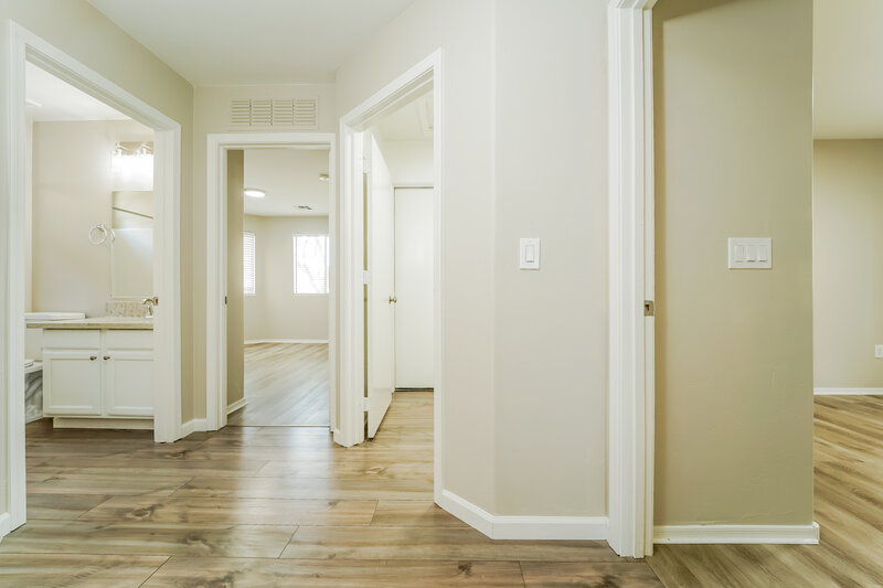 1,870/Mo, 12782 E Hannah Trl Vail, AZ 85641 Hallway View