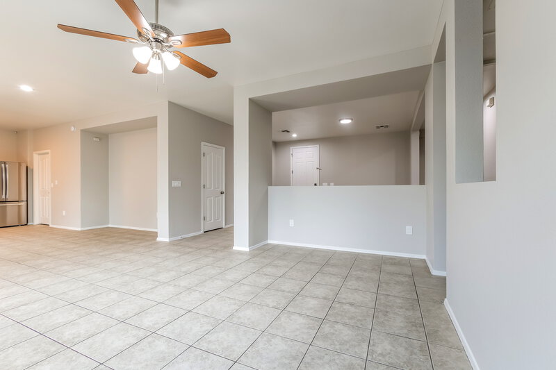 1,830/Mo, 4961 W Calle Don Alfonso Tucson, AZ 85757 Living Room View 2