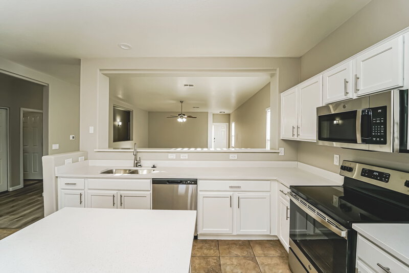 1,795/Mo, 11390 W Massey Dr Marana, AZ 85653 Kitchen View 2