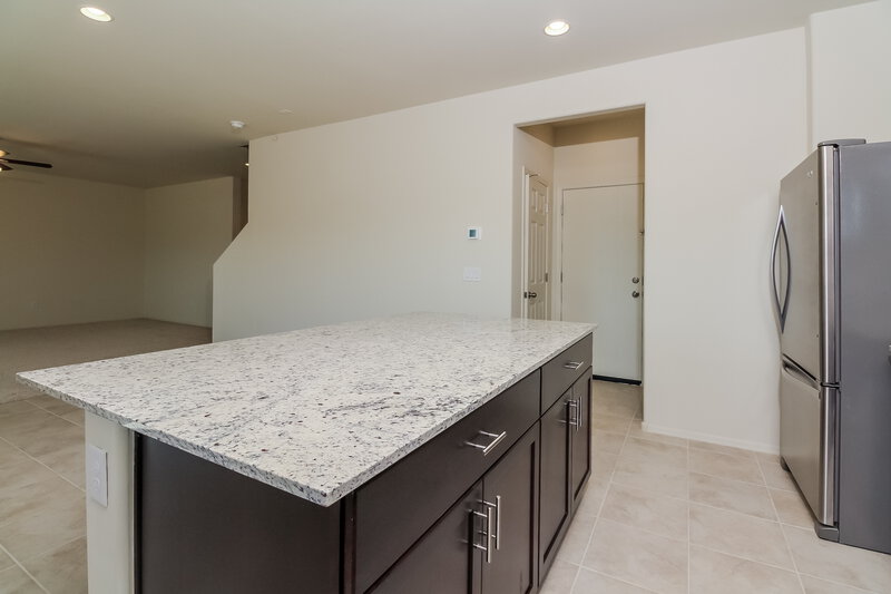 2,145/Mo, 10806 W Claxton Dr Marana, AZ 85653 Kitchen View 2