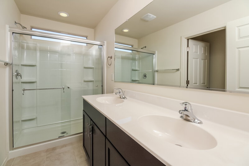 2,145/Mo, 10806 W Claxton Dr Marana, AZ 85653 Main Bathroom View