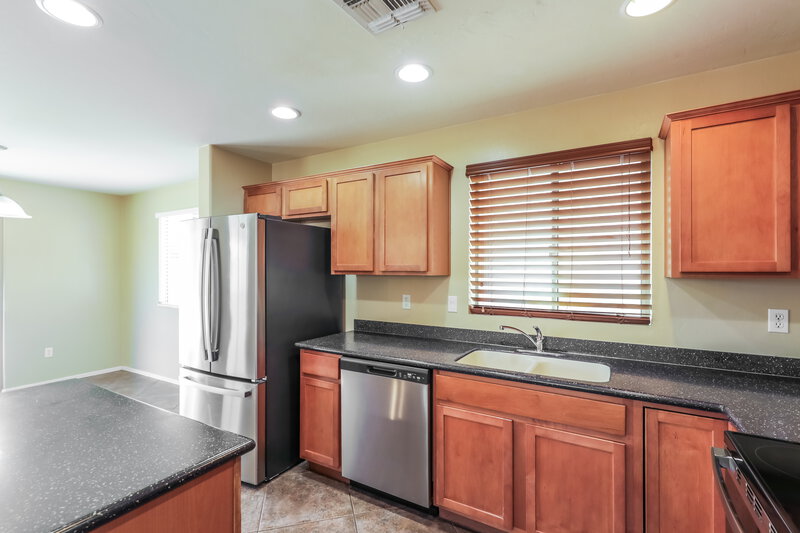 1,885/Mo, 14318 S Camino Vallado Sahuarita, AZ 85629 Kitchen View 2