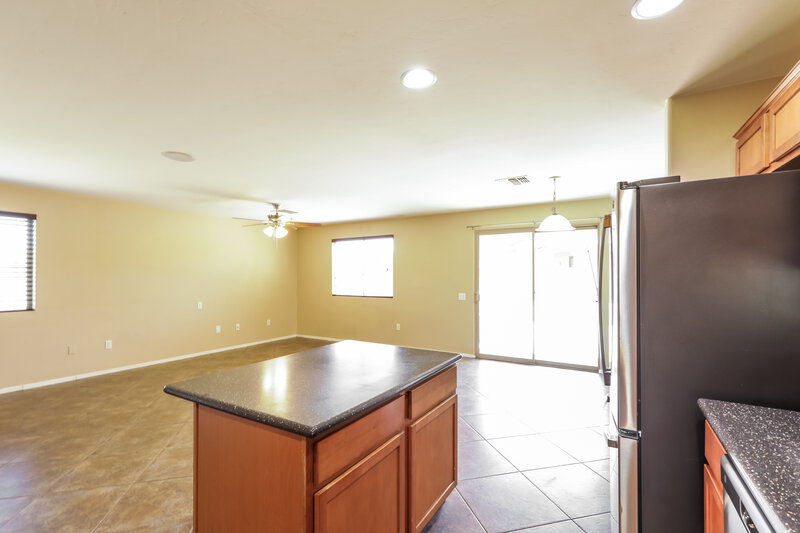 1,885/Mo, 14318 S Camino Vallado Sahuarita, AZ 85629 Kitchen View 3