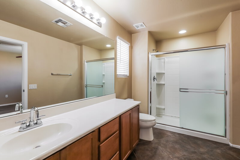 1,885/Mo, 14318 S Camino Vallado Sahuarita, AZ 85629 Main Bathroom View