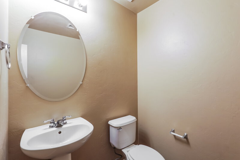 1,885/Mo, 14318 S Camino Vallado Sahuarita, AZ 85629 Bathroom View 2