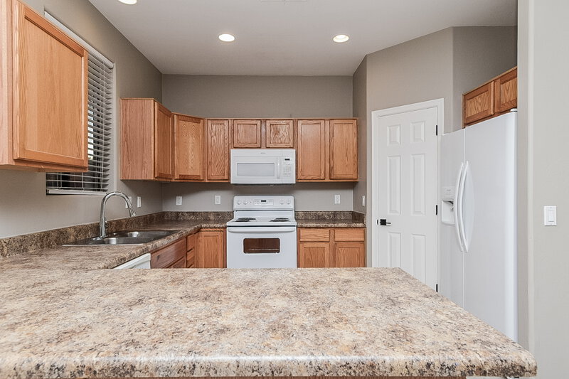 2,725/Mo, 472 E Placita Amuleto Sahuarita, AZ 85629 Kitchen View 2