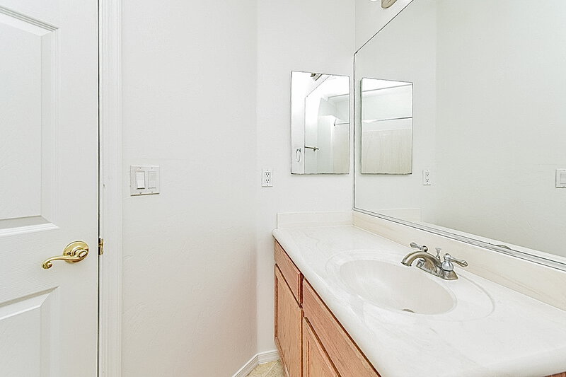 2,725/Mo, 472 E Placita Amuleto Sahuarita, AZ 85629 Bathroom View
