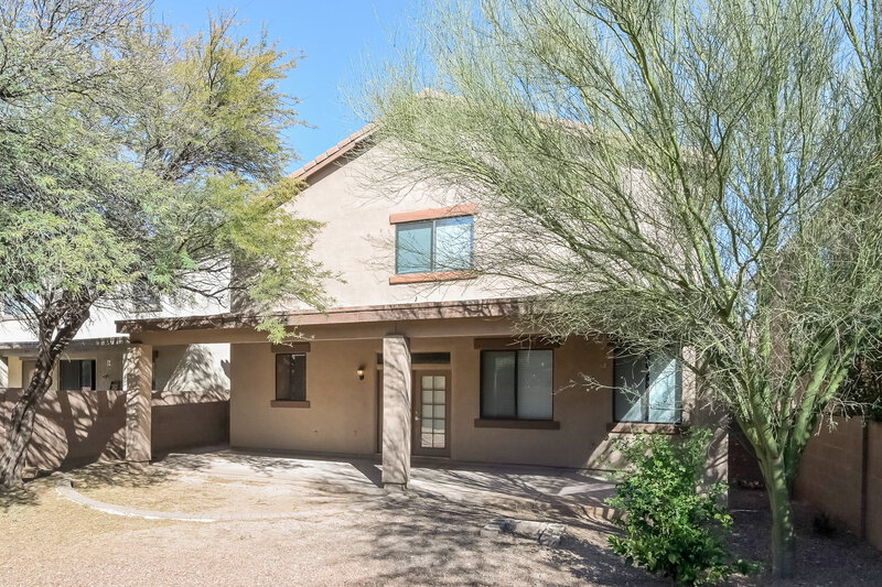 2,725/Mo, 472 E Placita Amuleto Sahuarita, AZ 85629 Rear View