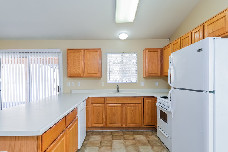 2,080/Mo, 9617 E Paseo Juan Tabo Tucson, AZ 85747 Kitchen View