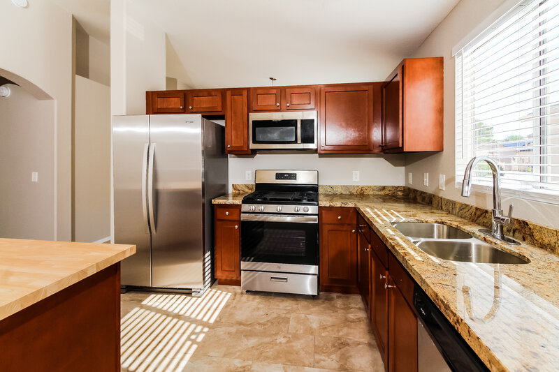 1,755/Mo, 6416 E Nelson Dr Tucson, AZ 85730 Kitchen View 2