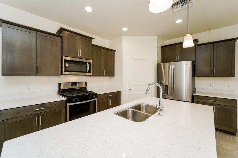 2,050/Mo, 6993 W Inkwood Ln Tucson, AZ 85757 Kitchen View