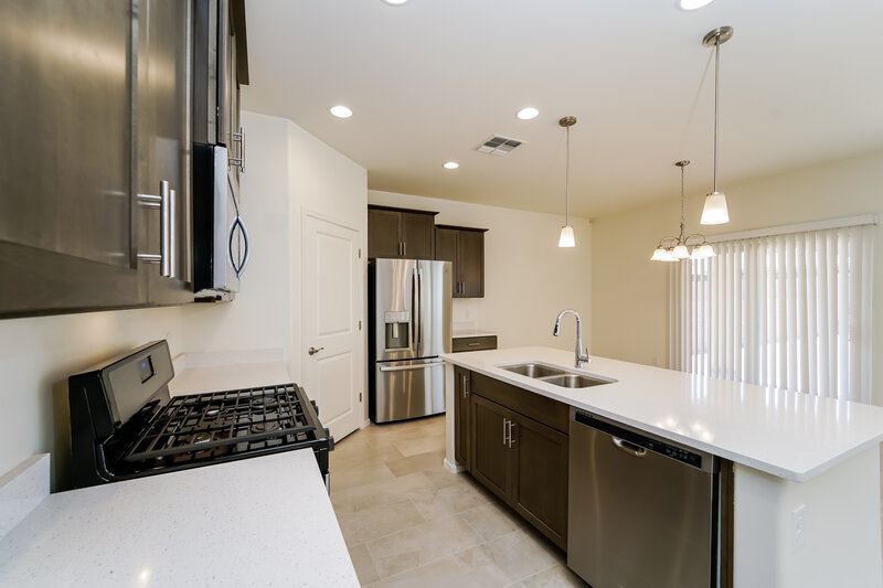 2,050/Mo, 6993 W Inkwood Ln Tucson, AZ 85757 Kitchen View 2