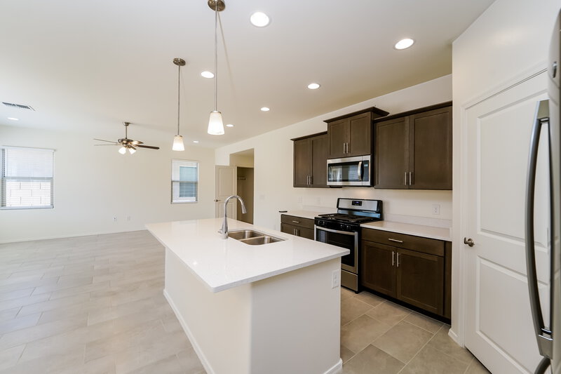 2,050/Mo, 6993 W Inkwood Ln Tucson, AZ 85757 Kitchen View 3