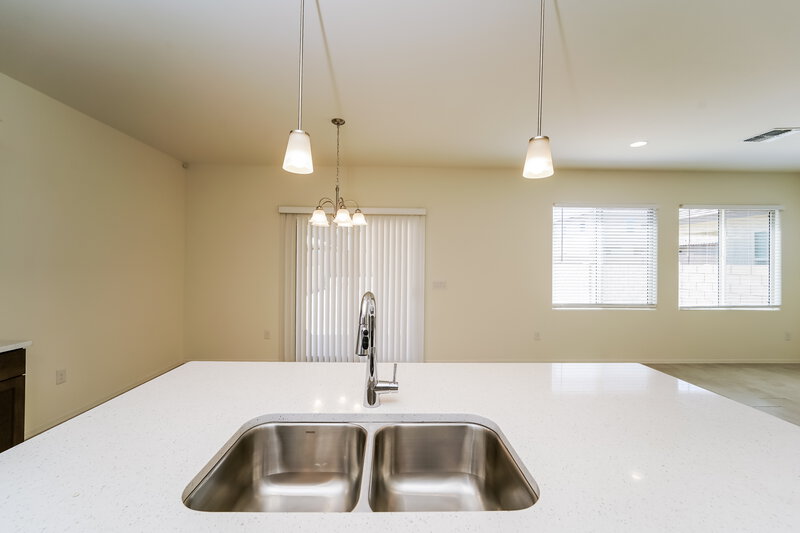 2,050/Mo, 6993 W Inkwood Ln Tucson, AZ 85757 Kitchen View 4