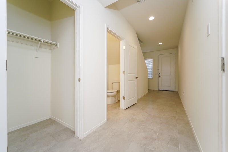 2,050/Mo, 6993 W Inkwood Ln Tucson, AZ 85757 Hallway View