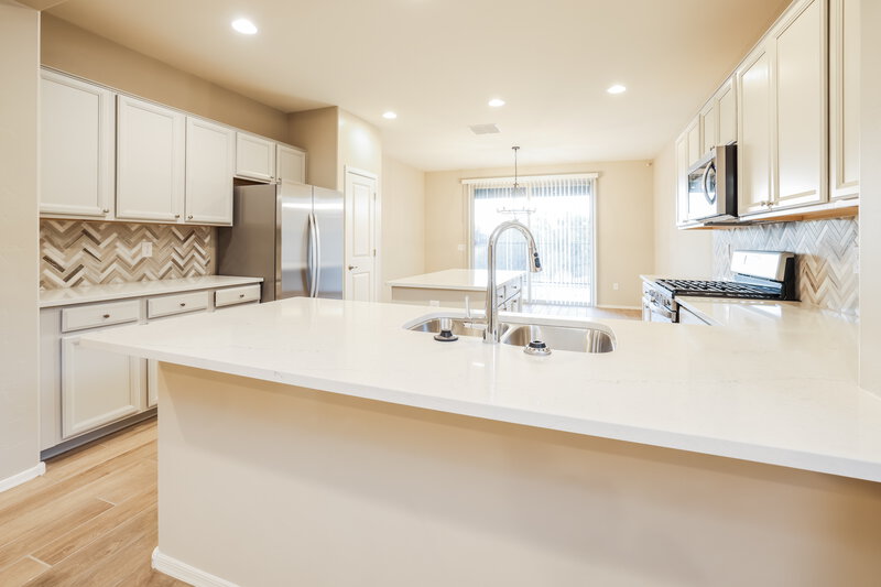 1,990/Mo, 13845 E Silver Pine Tr Vail, AZ 85641 Kitchen View