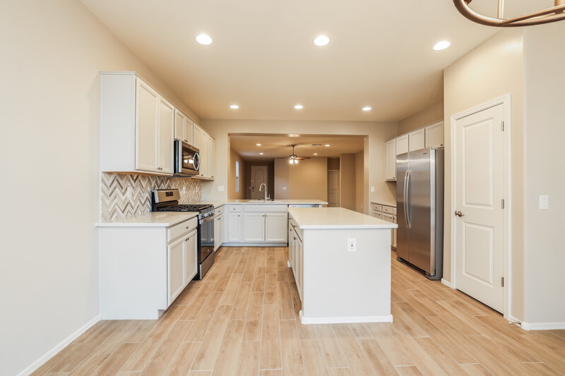 1,990/Mo, 13845 E Silver Pine Tr Vail, AZ 85641 Kitchen View 3