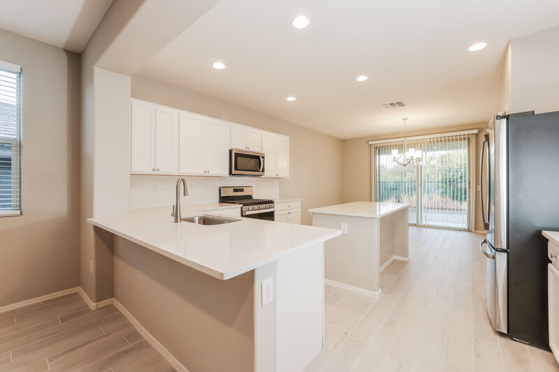 2,030/Mo, 13895 E Silver Pine Trl Vail, AZ 85641 Kitchen View