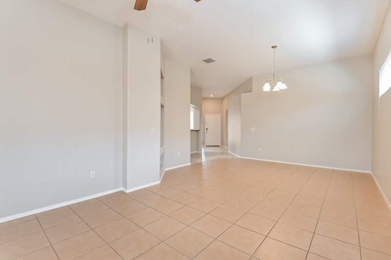 1,595/Mo, 2415 N Avenida Tabica Green Valley, AZ 85614 Living Room View