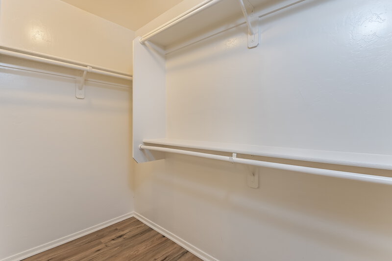 1,595/Mo, 2415 N Avenida Tabica Green Valley, AZ 85614 Walk In Closet View