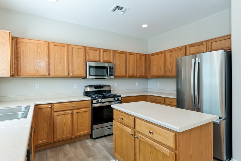 1,870/Mo, 14321 S Via del Moro Sahuarita, AZ 85629 Kitchen View 2