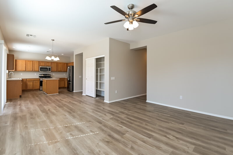 1,870/Mo, 14321 S Via del Moro Sahuarita, AZ 85629 Family Room View