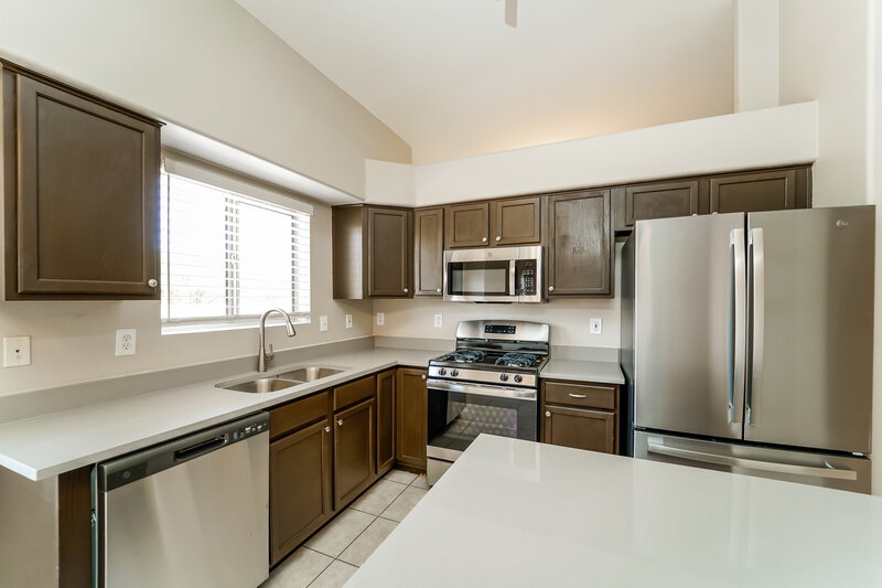 2,010/Mo, 66 W Freddie Canyon Way Oro Valley, AZ 85755 Kitchen View