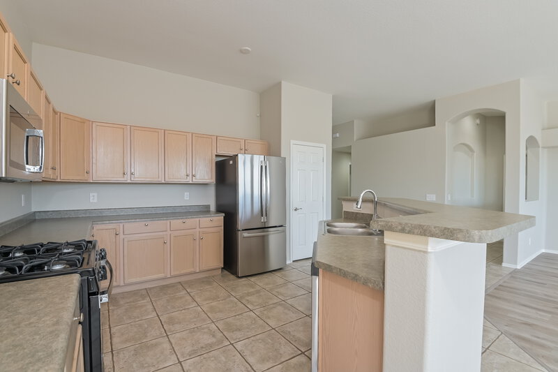 2,175/Mo, 7685 E Placita Luna Preciosa Tucson, AZ 85710 Kitchen View 2