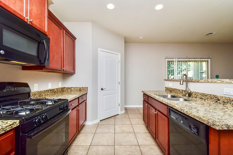 1,855/Mo, 6721 S May Fly Dr Tucson, AZ 85757 Kitchen View
