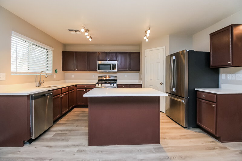 2,345/Mo, 332 E Atlas Cedar Pl Sahuarita, AZ 85629 Kitchen View