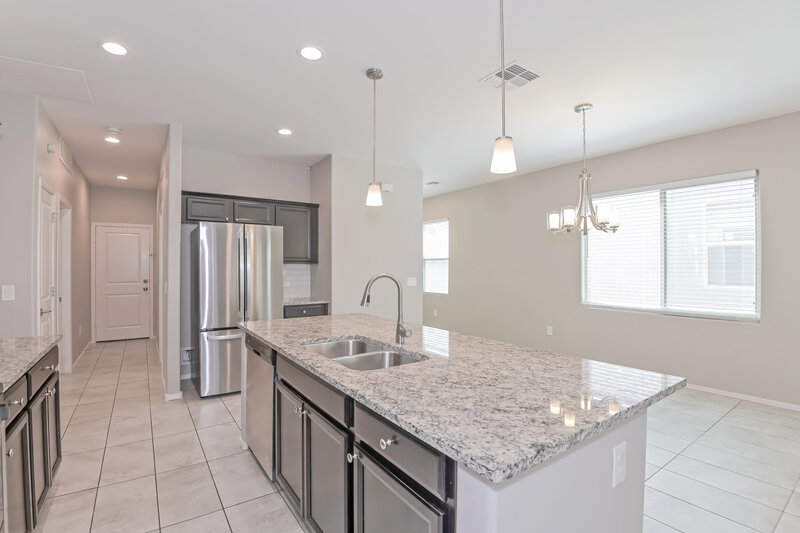 1,770/Mo, 549 N Pecan Sweeper Ln Sahuarita, AZ 85629 Kitchen View 3