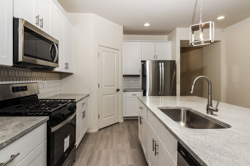 2,185/Mo, 13146 N Grayson Drive Marana, AZ 85653 Kitchen View 2