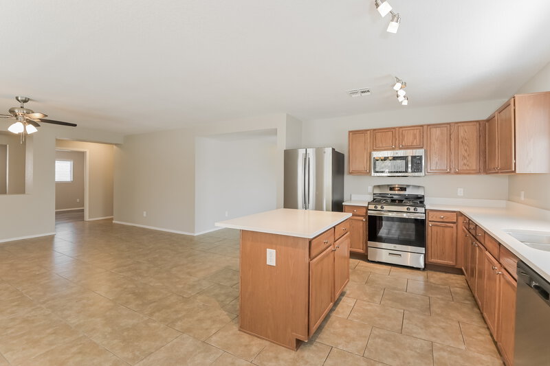 2,015/Mo, 3308 S Desert Echo Rd Tucson, AZ 85735 Kitchen View 2